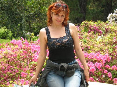 Femme mûre du 33 recherche jeune partenaire pour le sexe