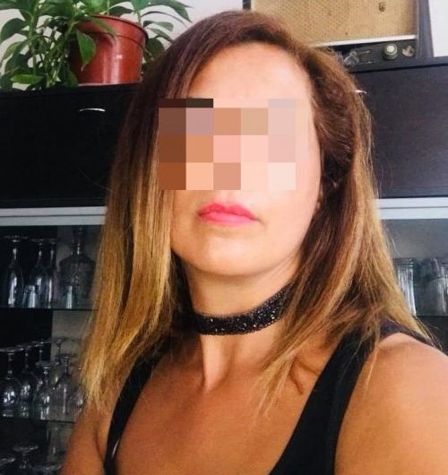 Hôtesse de l’air veut faire des bisous à Hendaye
