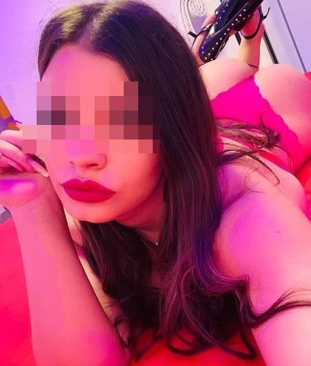 Meuf coquine girondine veut tester qq jeux sm